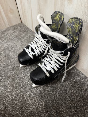2024 Bauer Supreme M40 Hockey Skates Narrow Width 6 (Used)