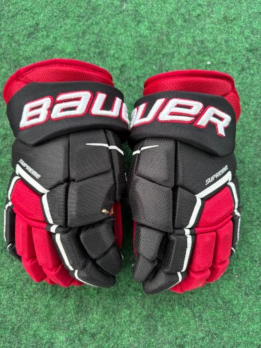 Red Senior Bauer Supreme 3S Pro Gloves 14" (Used)