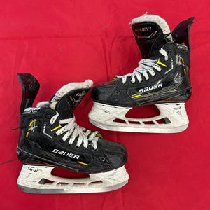 Junior Bauer Supreme M5 Pro Hockey Skates | Size 2