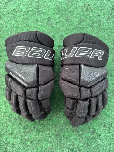 Black Junior Bauer Supreme 3S Gloves 11" (Used)