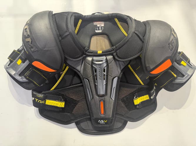 Small Senior CCM Tacks AS-V Pro Shoulder Pads (Used)