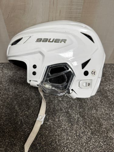 Medium Bauer Hyperlite 2 Helmet (Used)