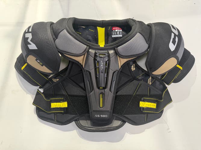 Medium Senior CCM Tacks AS 580 Shoulder Pads (New)