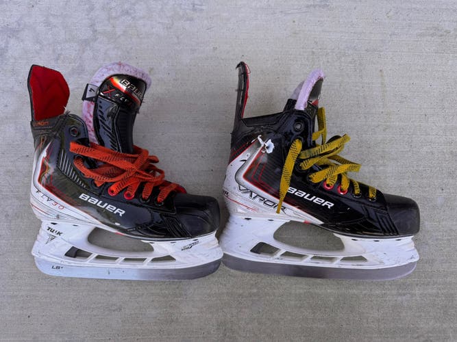 2025 Bauer Vapor Fly30 Hockey Skates Regular Width Size 4 (Used)