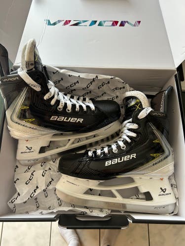 Senior Bauer S25 Vapor Shift Pro Hockey Skates 8 (used - like new)