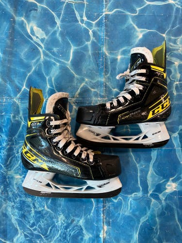 Youth CCM Super Tacks AS3 Hockey Skates Regular Width 13.5 (Used)