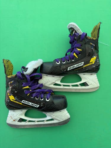 Bauer Supreme M4 Junior Hockey Skates | Regular Width | Size 2