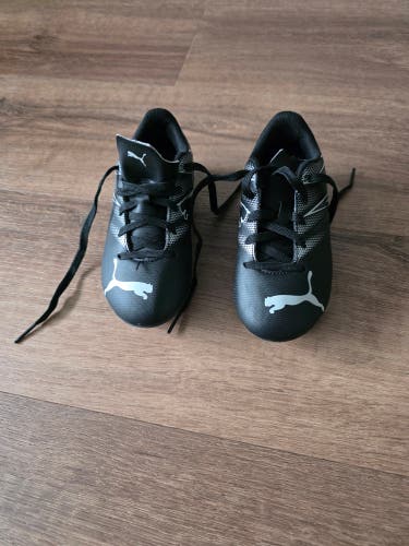 Black 10.5K (Little Kids) Puma Cleats (Used)