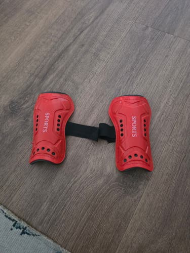 Youth Soccer Shin Guards – Red/Black – Pair