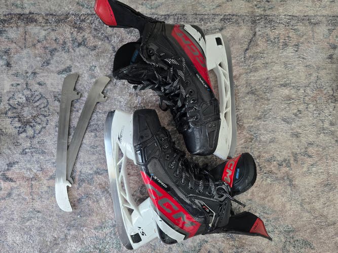 CCM Hockey Skates Regular FT6 Width 9.5 (Used)
