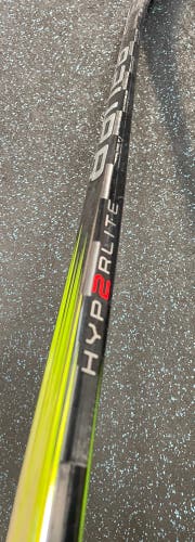 New Bauer Vapor Hyperlite 2 Hockey Stick Right Handed 50Flex P28