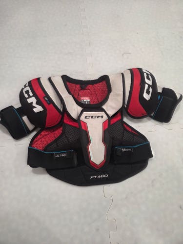 Junior Large CCM JetSpeed FT680 Shoulder Pads