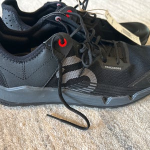 Men's Size 10 Bike Shoes (New)