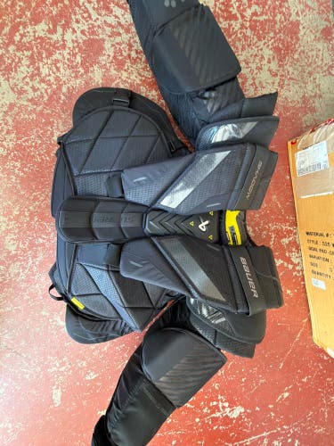 Medium Bauer Shadow Goalie Chest Protector (Used)