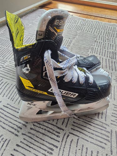Bauer Supreme M4 Hockey Skates Size 3D
