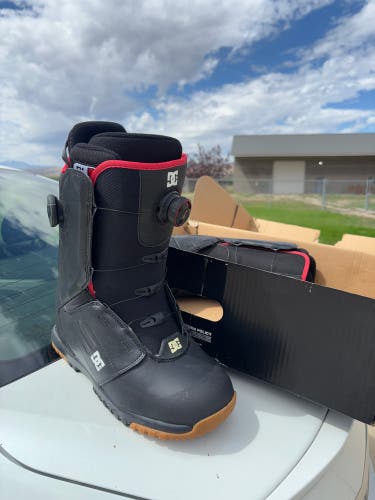 Men's Size M 11.0 (W 12.0) DC Control Snowboard Boots (New)