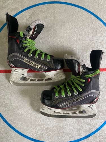 Bauer Vapor X600 Hockey Skates Size 1.5 (Used)