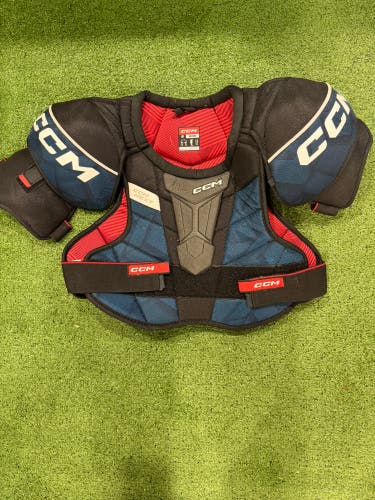 Medium Senior CCM Next Shoulder Pads (Used)