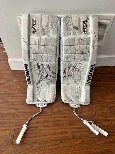 Vaughn V10 Pro Carbon Goalie Leg Pads (24+2)