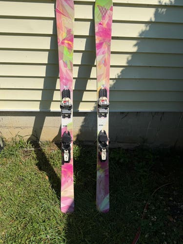 Women's 2020 Volkl Yumi 154 cm All Mountain Skis With Bindings Max Din 20 (Used)