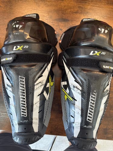 Junior Warrior Alpha LX 20 11" Shin Pads (Used)