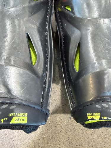 Junior Bauer Vapor 3X Pro Shin Pads 11" (Used)