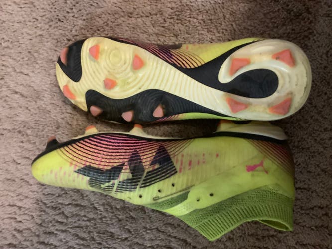 Yellow Men's Size M 8.0 (W 9.0) Puma Future Cleats (Used)