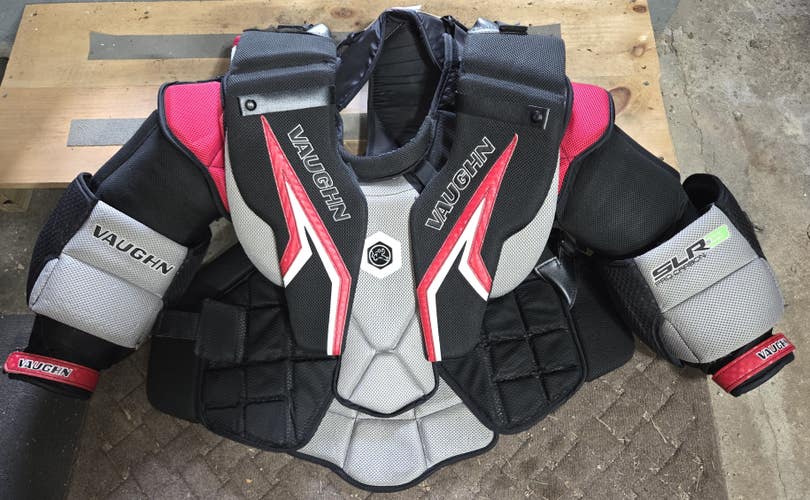 Medium Vaughn SLR3 Pro Carbon Goalie Chest Protector (Used)