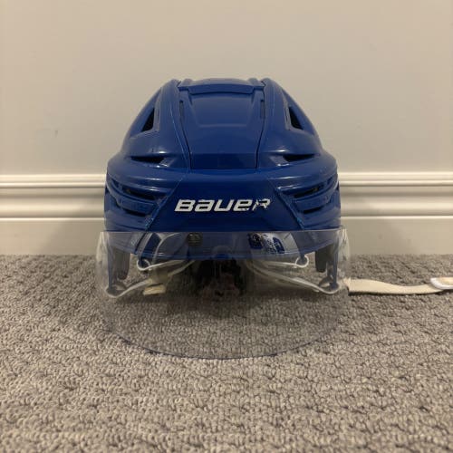 NHL PRO STOCK Toronto Maple Leafs Blue Medium Bauer Re-Akt 150 (Used)