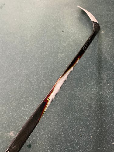 Senior Bauer Flypro Hockey Stick Right Handed P29 87 Flex (Used)
