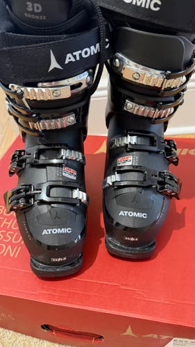 Mondo 23 & 23.5 Women's Atomic All Mountain Hawx Prime Ski Boots Soft Flex (Used)