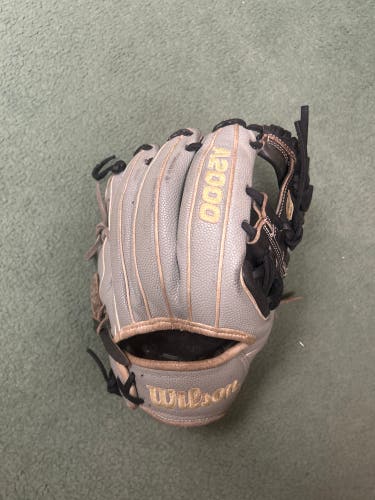 Wilson A2000 RH Baseball Glove 11.5" (Used)