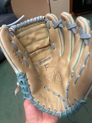 44 Pro Signature Series RH Baseball Glove 11.5" (Used)