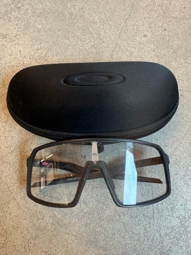 Black Oakley Sutro Sunglasses | Photo Chromic Lens (Used)