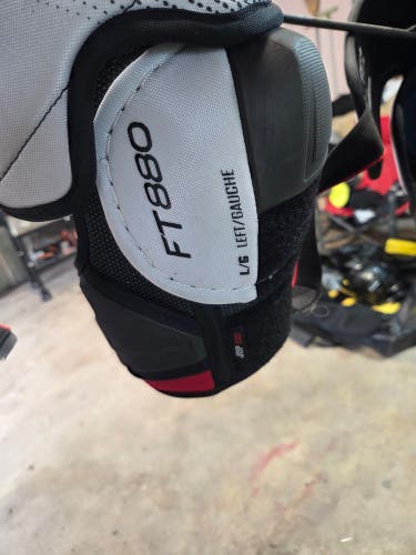 Senior Large CCM Ft 880 Elbow Pads (Used)