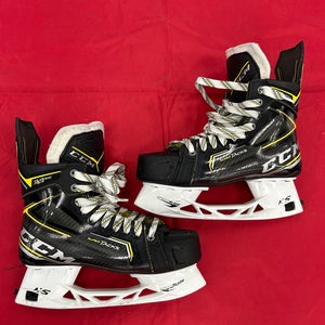 Senior CCM Classic Plus Hockey Skates Extra Wide Width 7 (Used)