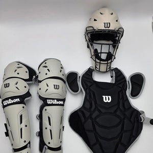 Wilson EZ Gear 2.0 Catcher’s Kit Black L/XL Youth Ages 7–12 Open Box Baseball (Like New)