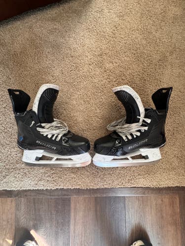 Bauer Supreme Shadow Hockey Skates 7 (Used)