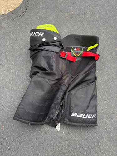 Youth Large Bauer Vapor 2X Hockey Pants (Used)