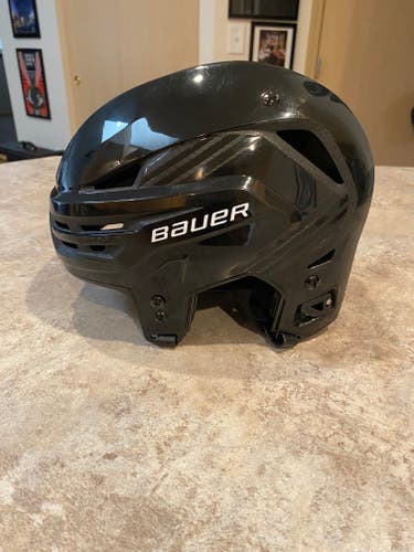 Medium Bauer Re-Akt 85 Helmet (Used)