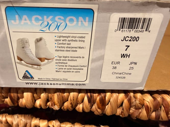 Jackson Ultima Figure Skates B Adult 7 (Used)