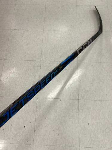 Intermediate CCM JetSpeed FT7 Pro Hockey Stick | RH P29