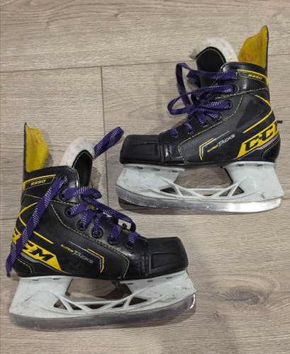 CCM Super Tacks 9350 Hockey Skates Regular Width 12 (Used)