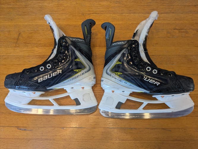 Black 2025 Bauer Vapor X Shift Pro Hockey Skates Regular Width Size 4.5 (Used)