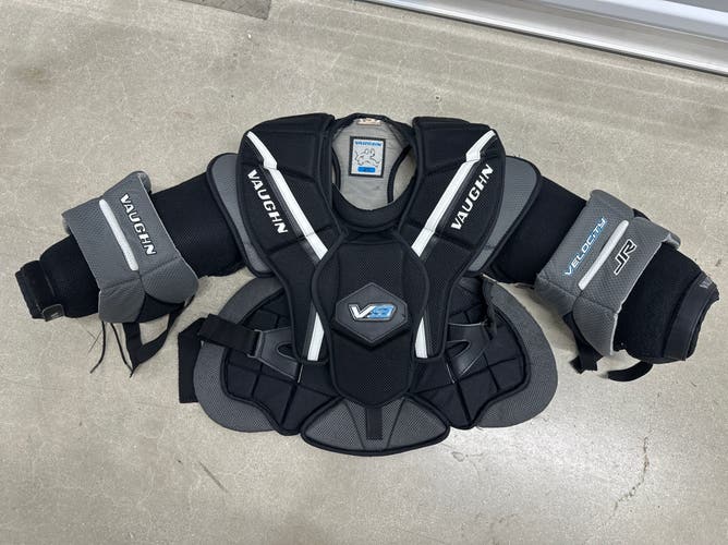 MEDIUM / LARGE Vaughn Velocity V9 Goalie Chest Protector (Used)