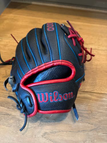 Wilson A2000 RH Baseball Glove 11" (Used)