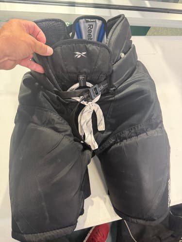 Black Senior Large Reebok 7k Hockey Pants (Used)