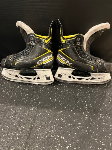 CCM Super Tacks Hockey Skates Size 3.5 (Used)