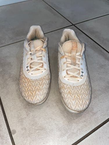 Men's Size M 6.5 (W 7.5) Under Armour Yard low (Used)
