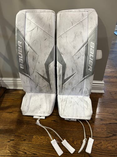32" 2025 Bauer Sv-Pro Goalie Leg Pads (Used)